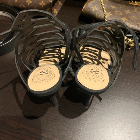 Vince Camuto heels - Picture 3 of 4